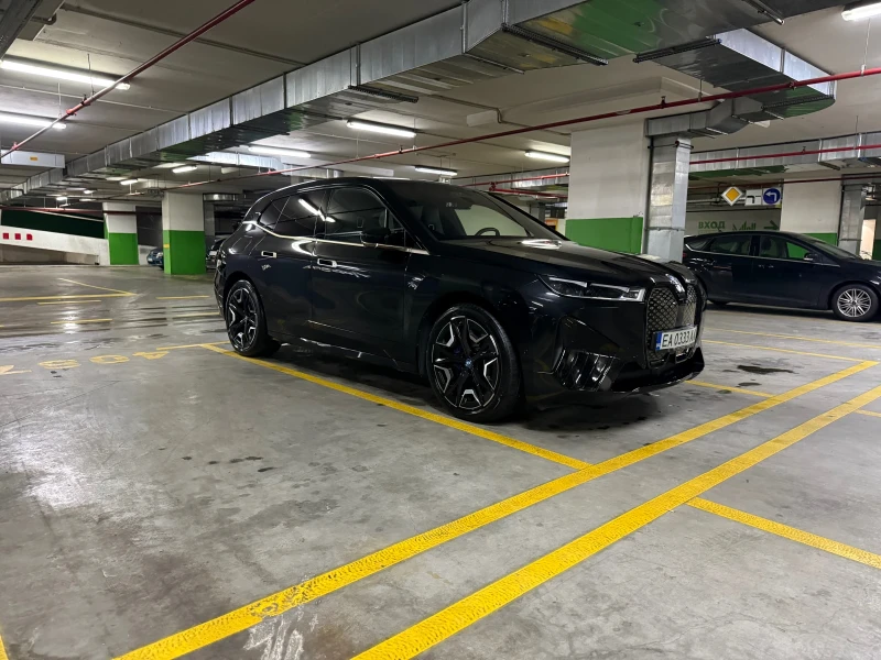 BMW iX 50| Swarowski| Bowers&Wilkins| Масаж| Въздух| , снимка 3 - Автомобили и джипове - 52588455
