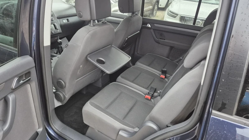 VW Touran 1.6TDI 6 СКОРОСТИ НАВИ  100%РЕАЛНИ КМ.ЛИЗИНГ ВИДЕО, снимка 10 - Автомобили и джипове - 52859715