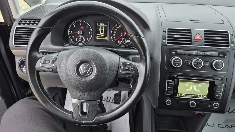 VW Touran 1.6TDI 6 СКОРОСТИ НАВИ  100%РЕАЛНИ КМ.ЛИЗИНГ ВИДЕО, снимка 12 - Автомобили и джипове - 52859715