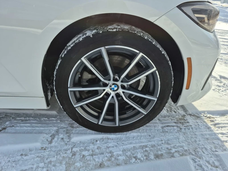 BMW 330 * 330i xDrive * CARFAX * ЦЕНА ДО БГ, снимка 13 - Автомобили и джипове - 53209465