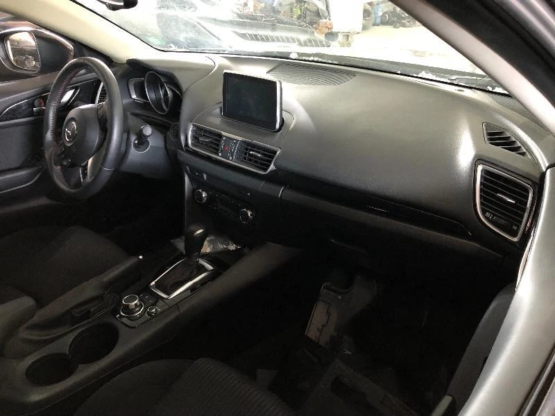 Mazda 3 2.2D, снимка 11 - Автомобили и джипове - 20240818