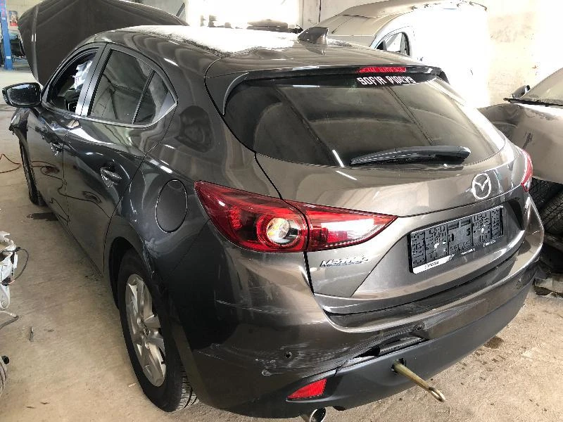 Mazda 3 2.2D - изображение 2