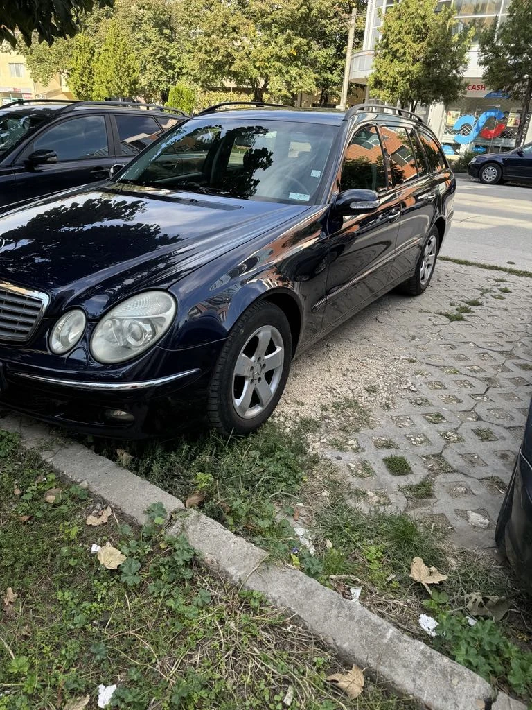 Mercedes-Benz E 220, снимка 12 - Автомобили и джипове - 47313207