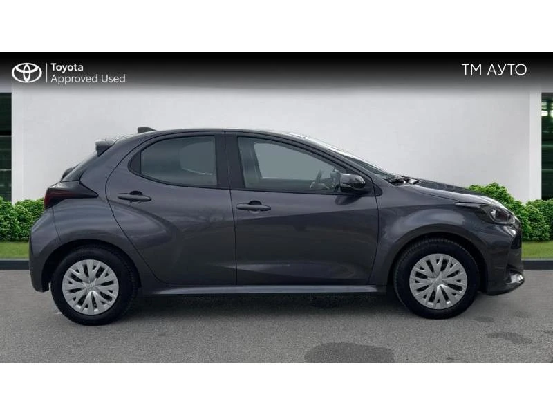 Toyota Yaris 1.5 HSD DYNAMIC, снимка 17 - Автомобили и джипове - 49289209