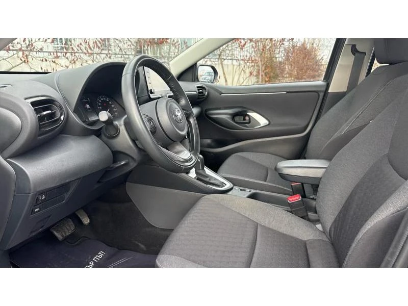 Toyota Yaris 1.5 HSD DYNAMIC, снимка 12 - Автомобили и джипове - 49289209