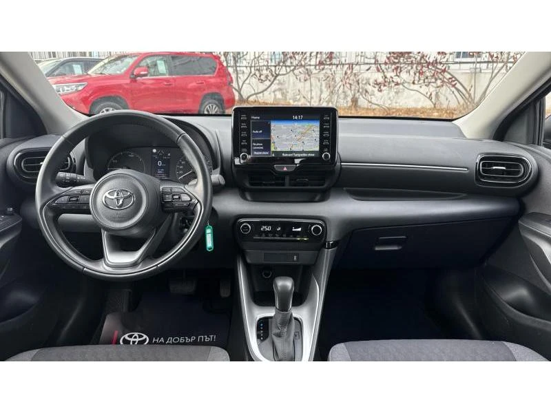 Toyota Yaris 1.5 HSD DYNAMIC, снимка 8 - Автомобили и джипове - 49289209