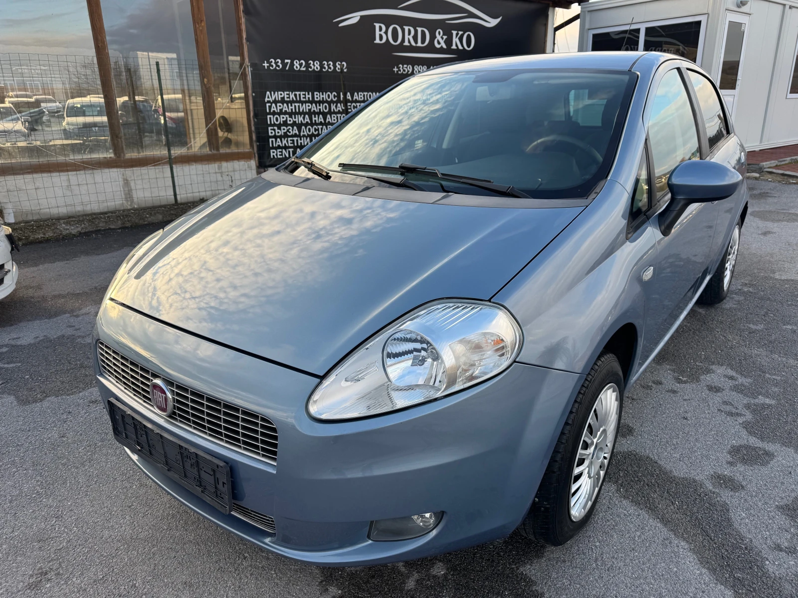 Fiat Punto 1.4i-automatic  - [1] 