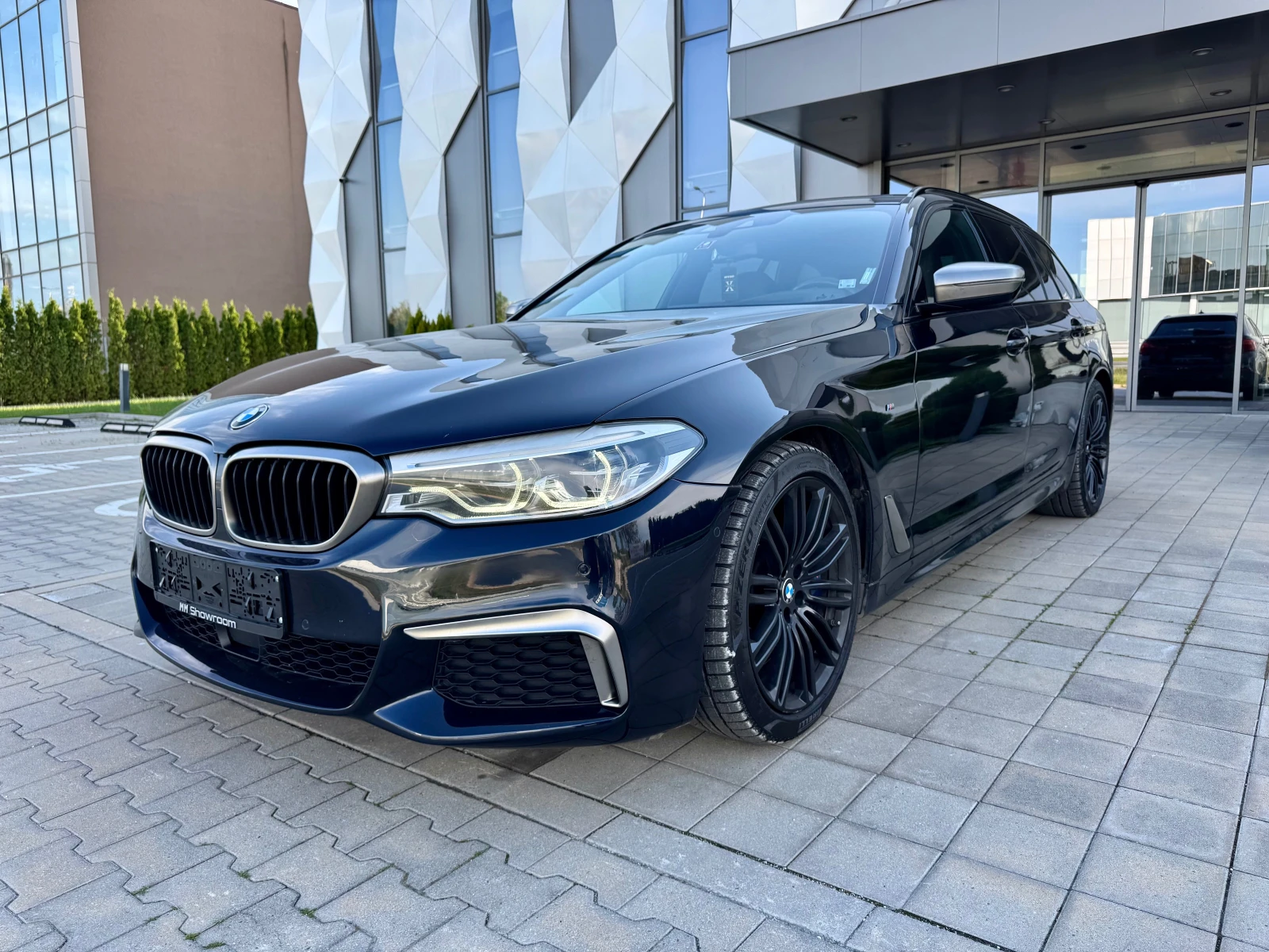 BMW 550 M550D-XDRIVE-ПОДГРЕВ-DISTRONIC-LED-HEAD-UP-ПАМЕТ | Mobile.bg — изображение 1