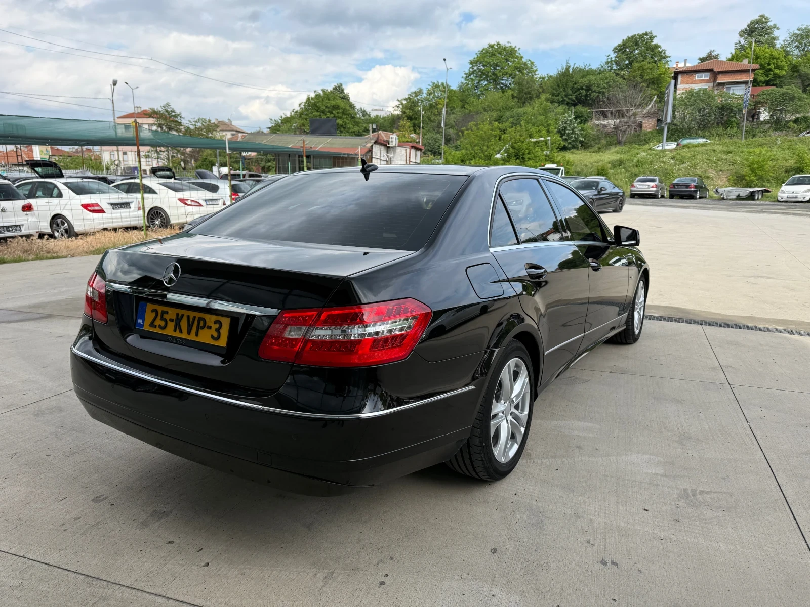 Mercedes-Benz E 220 AVANTGARDE - изображение 6