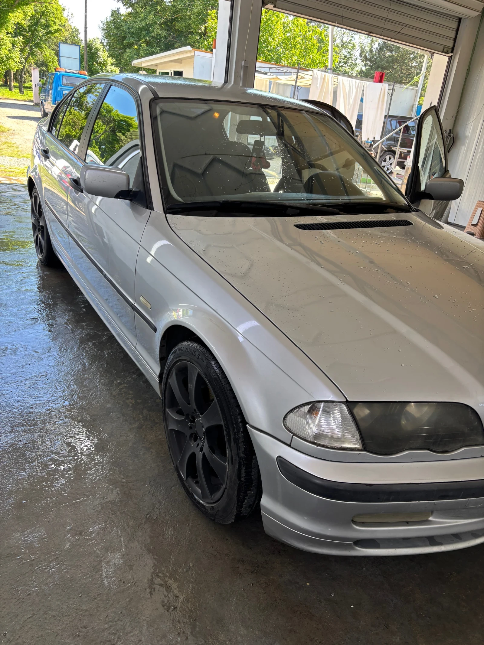 BMW 320  - изображение 6
