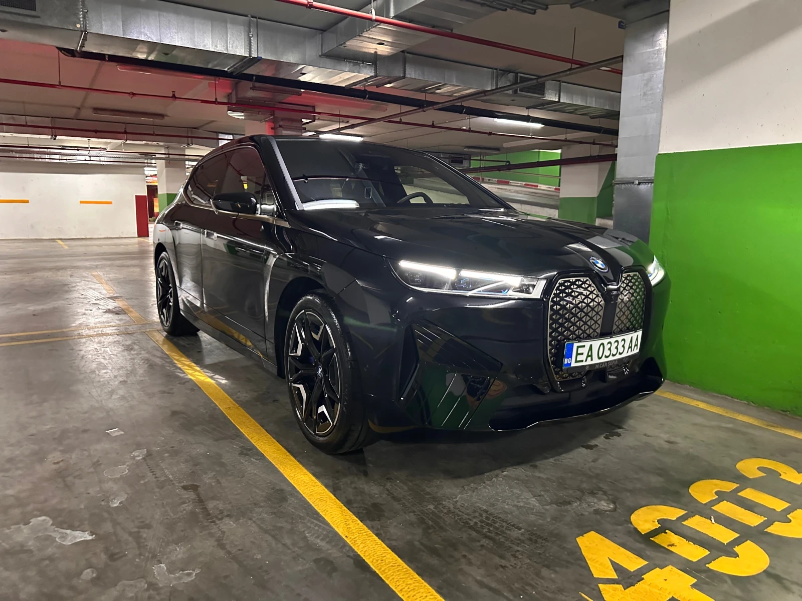 BMW iX 50 Xdrive, B&W, Air, Full, Лизинг срещу 16000лв.  - изображение 10