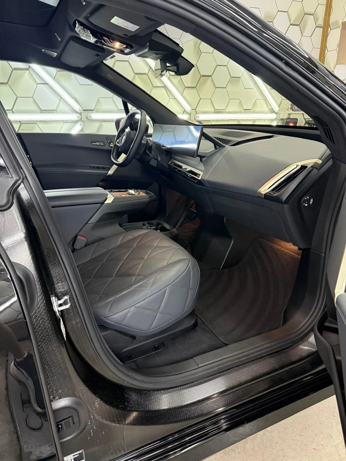 BMW iX 50, 110кWh, full full full, встъване в лизинг - изображение 9
