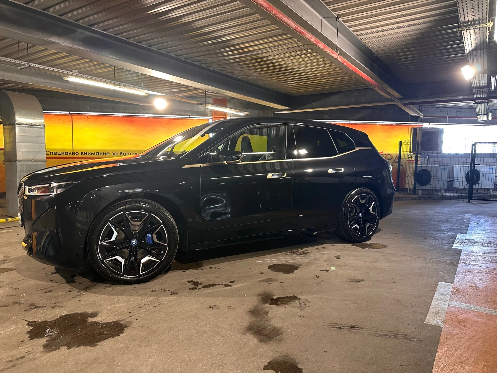 BMW iX 50 Xdrive, B&W, Air, Full, Лизинг срещу 16000лв.  - изображение 3