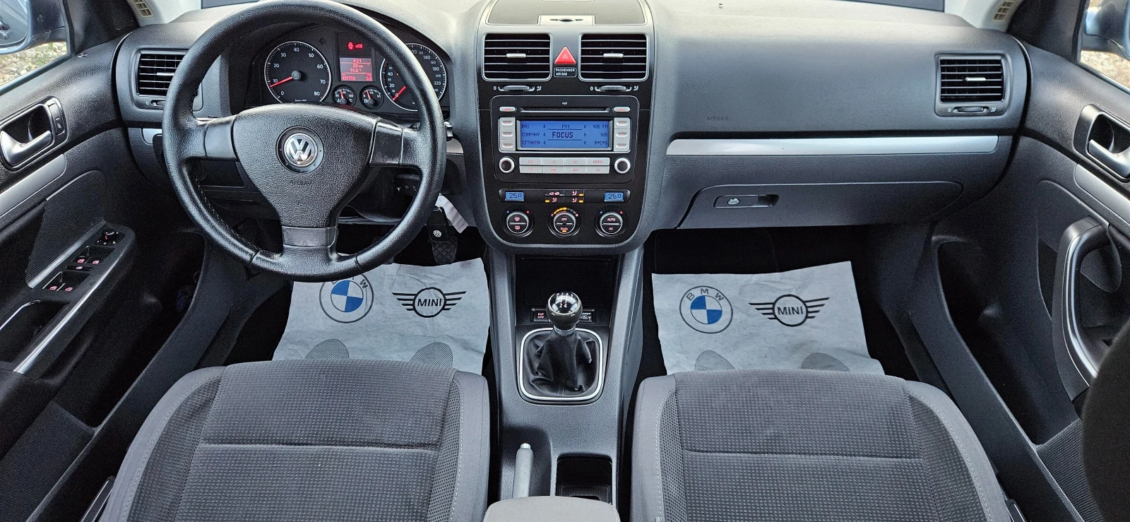 VW Golf 1, 6i* ГАЗОВ ИНЖЕКЦИОН* 2009г* КЛИМАТРОНИК* ТОП*  - изображение 10