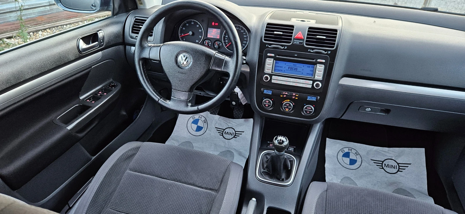 VW Golf 1, 6i* ГАЗОВ ИНЖЕКЦИОН* 2009г* КЛИМАТРОНИК* ТОП*  - изображение 8