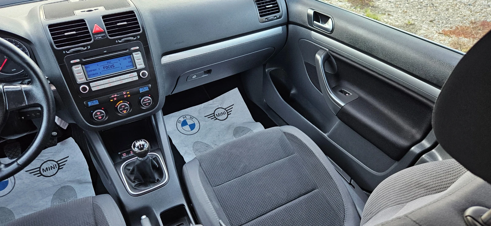 VW Golf 1, 6i* ГАЗОВ ИНЖЕКЦИОН* 2009г* КЛИМАТРОНИК* ТОП*  - изображение 9