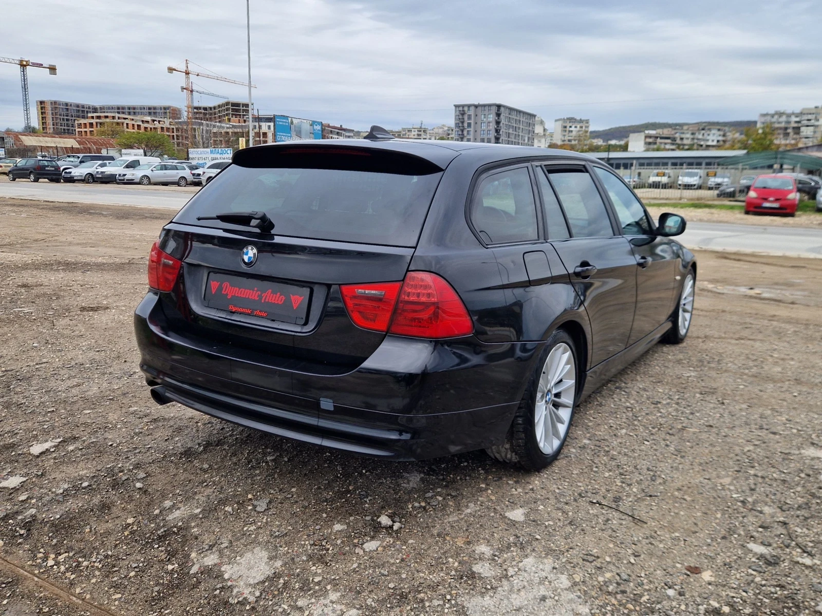 BMW 320 Регистриран / Facelift / 6ск / Бартер /Лизинг  - изображение 4