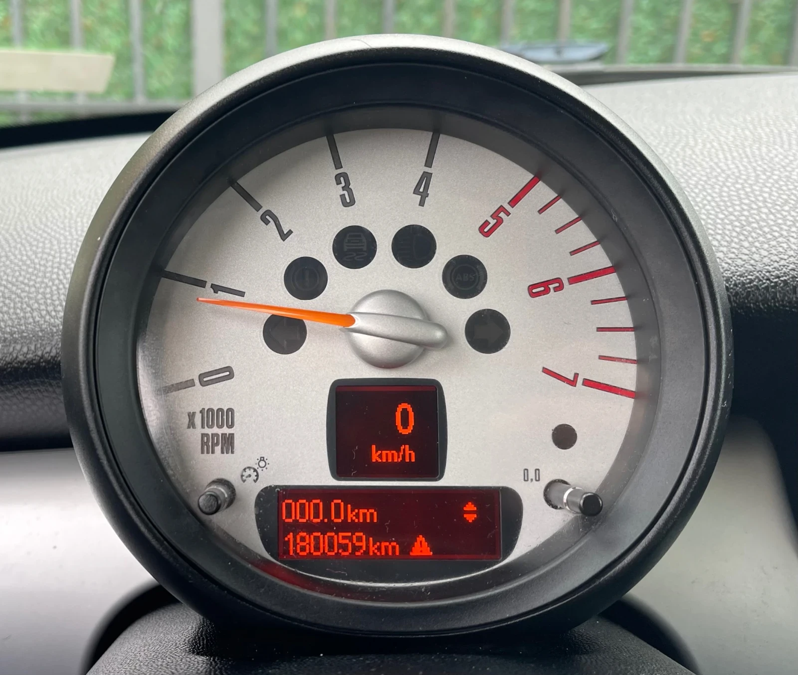 Mini Cooper 1.6 D FACELIFT EURO 5B, снимка 15 - Автомобили и джипове - 53985567