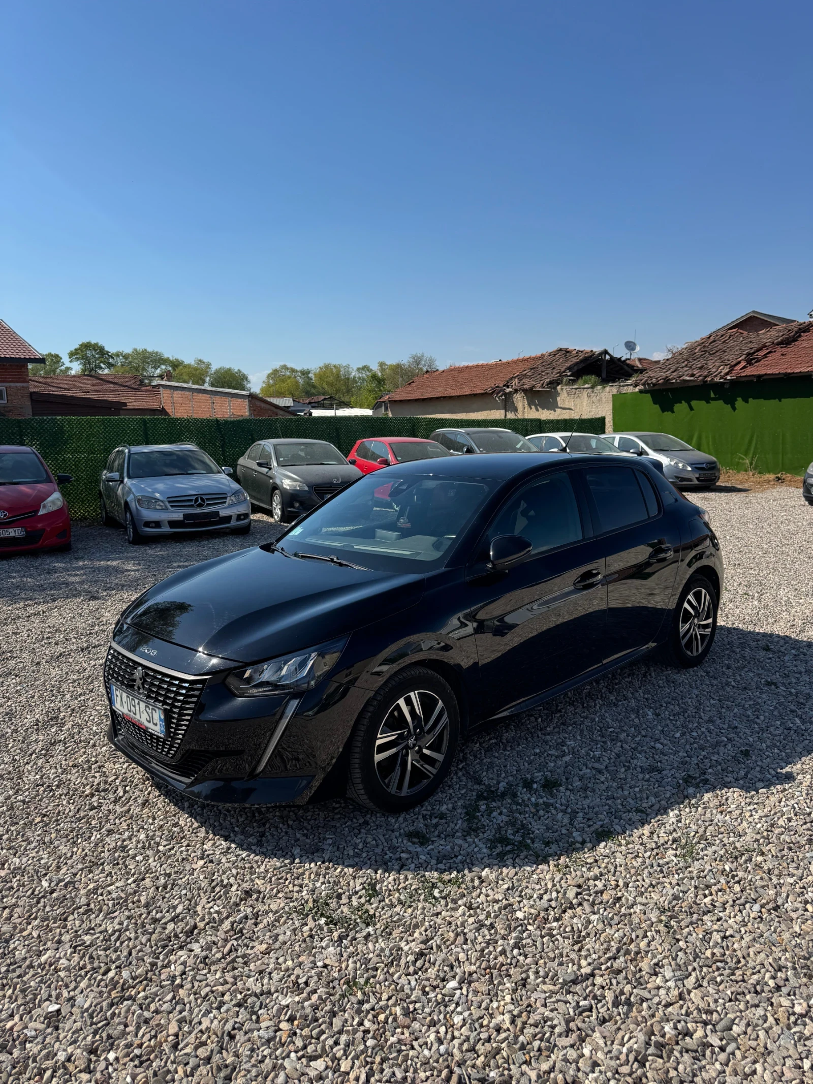 Peugeot 208 Allure / Автоматик / EAT8, снимка 2 - Автомобили и джипове - 54245643