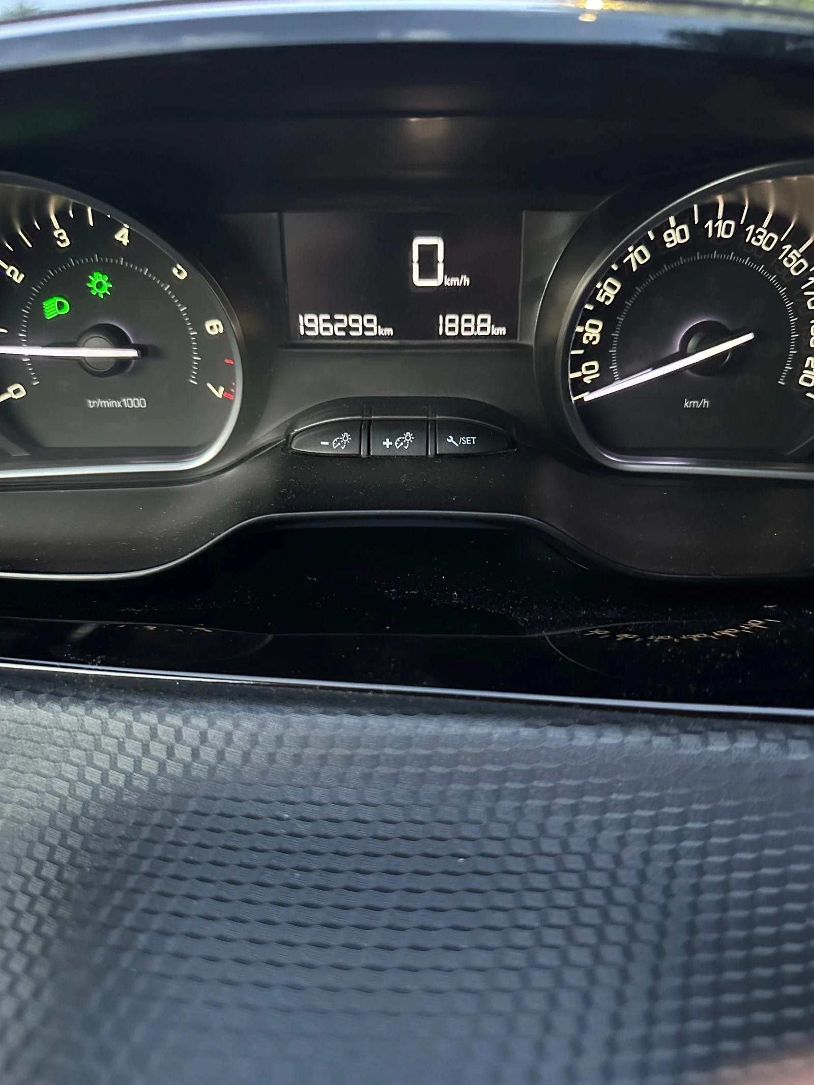 Peugeot 2008, снимка 11 - Автомобили и джипове - 54550532