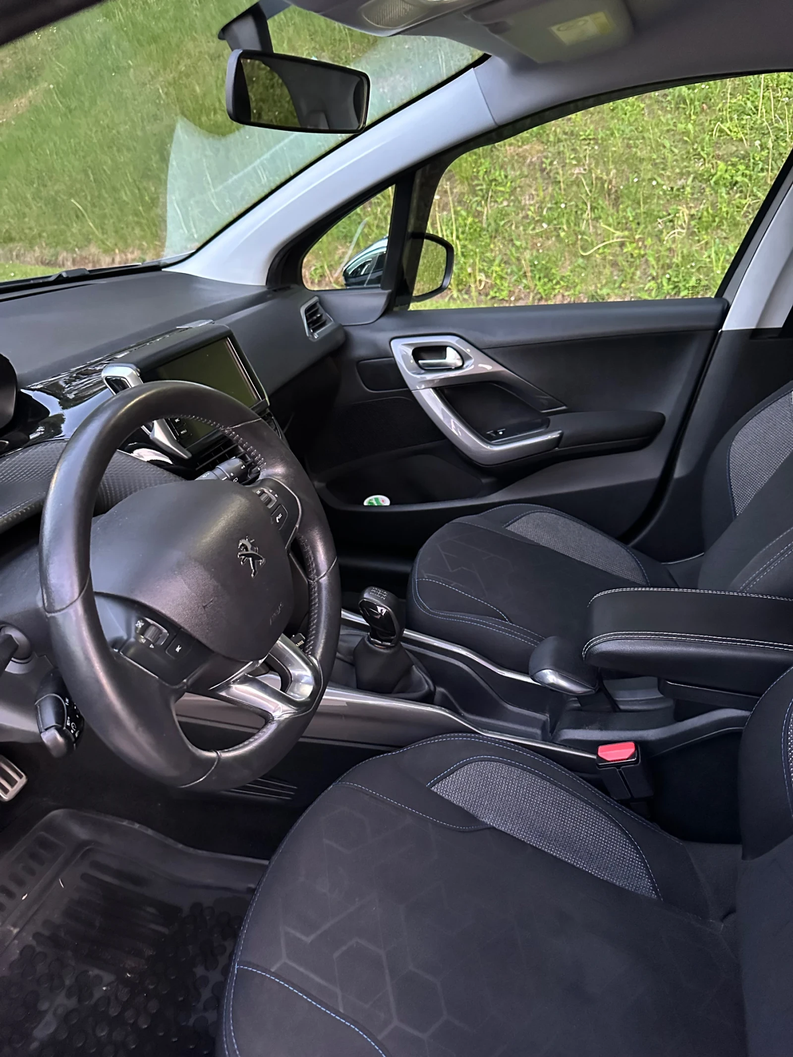 Peugeot 2008, снимка 17 - Автомобили и джипове - 54550532