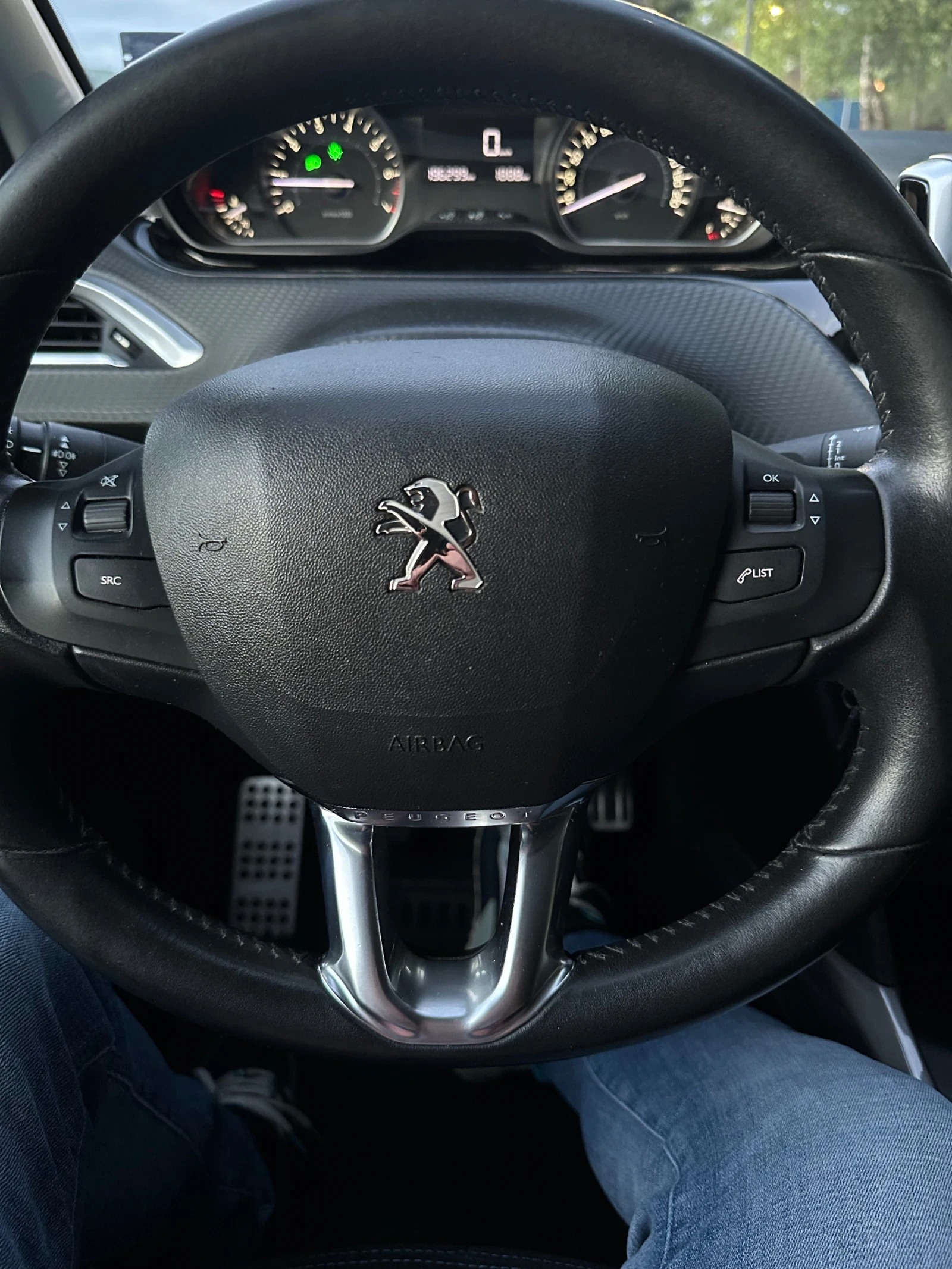 Peugeot 2008, снимка 13 - Автомобили и джипове - 54550532