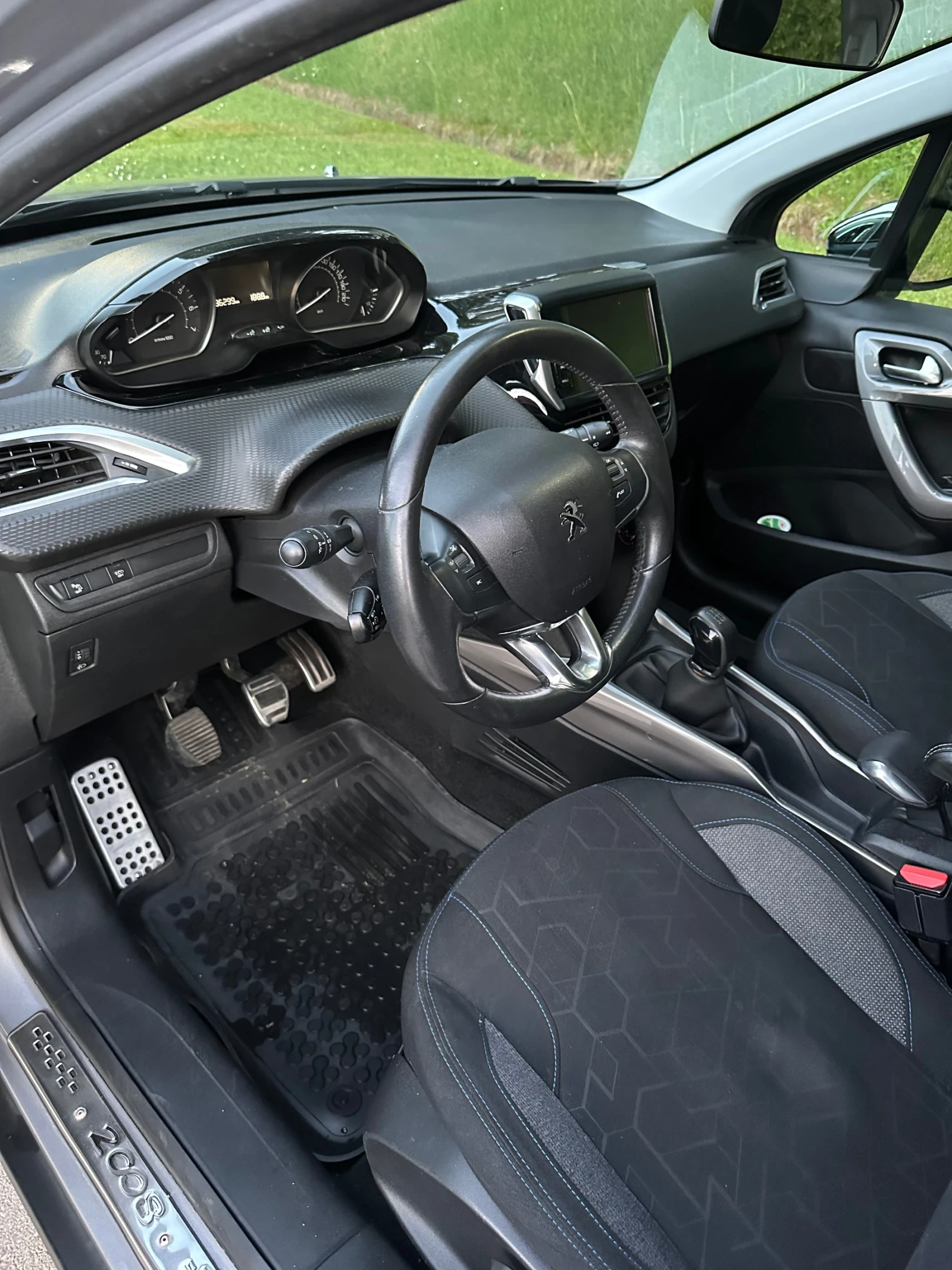 Peugeot 2008, снимка 9 - Автомобили и джипове - 54550532