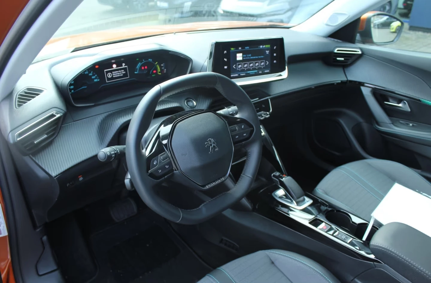 Peugeot 2008 ALLURE/136HP/ACC/NAVI/CAM/226h, снимка 9 - Автомобили и джипове - 54567653