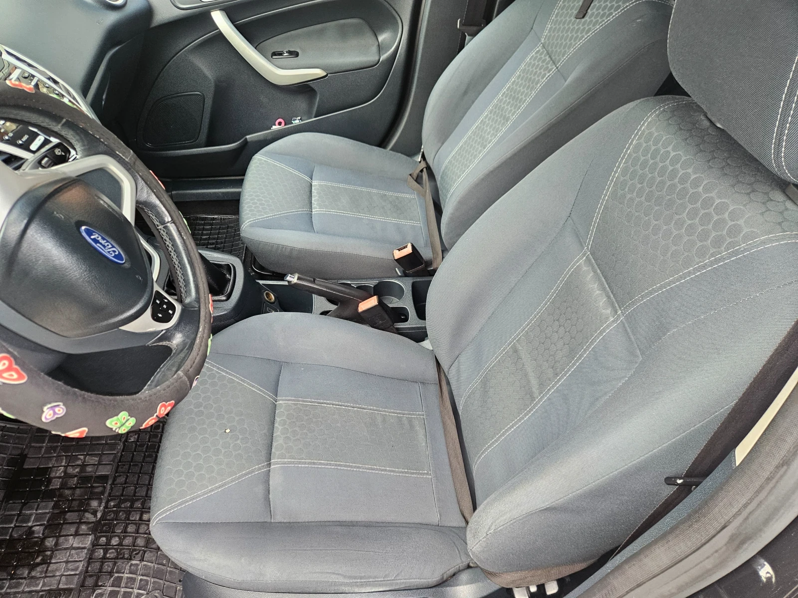 Ford Fiesta 1.6TDCI 95к.с Titanium Keylles, снимка 13 - Автомобили и джипове - 54653861