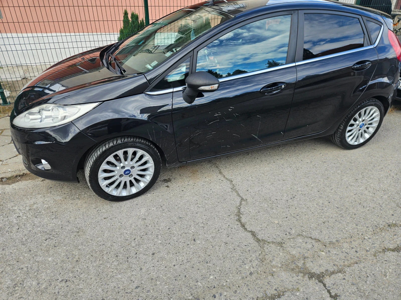 Ford Fiesta 1.6TDCI 95к.с Titanium Keylles, снимка 2 - Автомобили и джипове - 54653861
