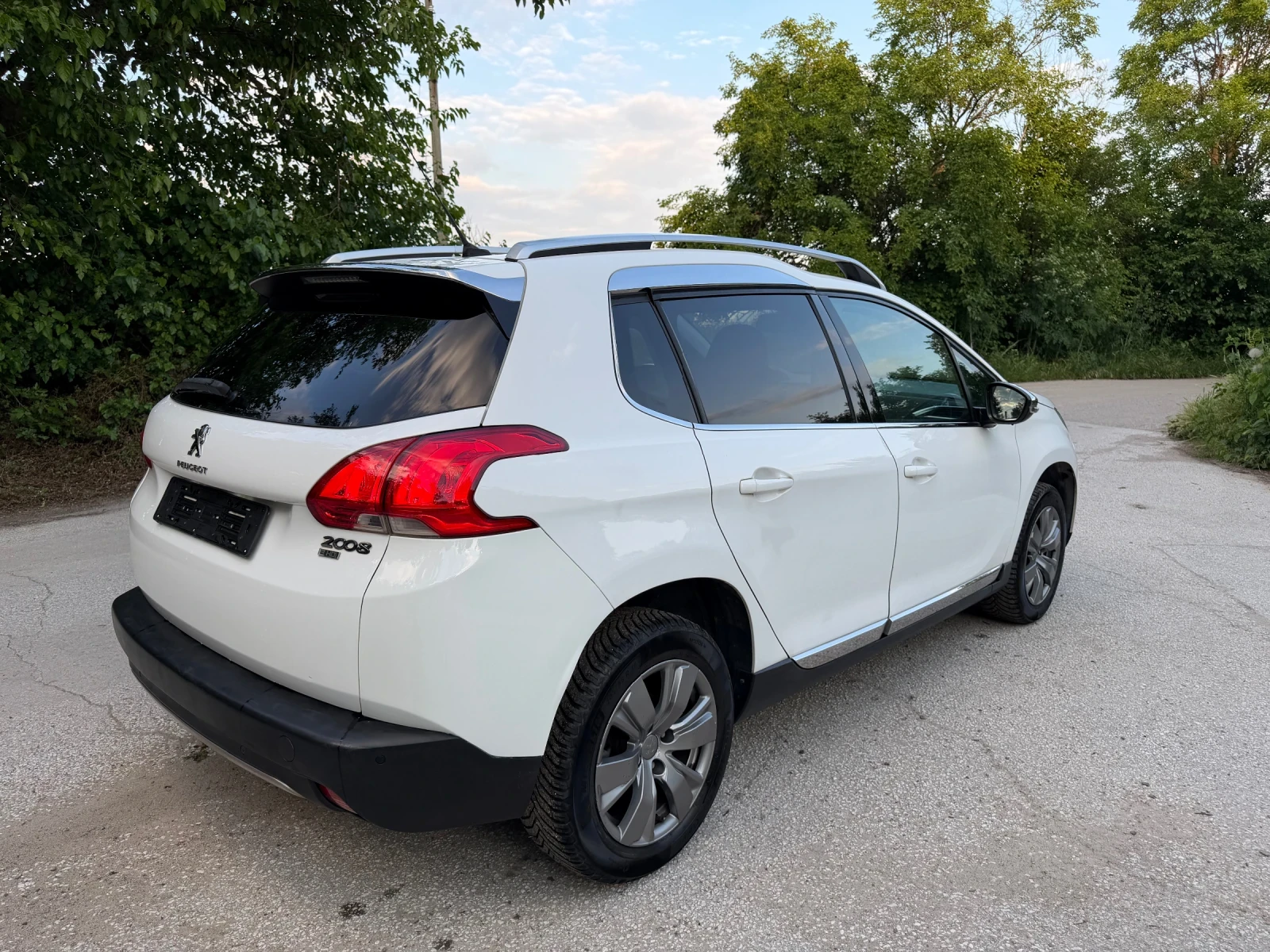 Peugeot 2008 1.6E-HDI АВТО НАВИ КОЖА ЛЕД 2-ключа ПАРКТРОНИК, снимка 6 - Автомобили и джипове - 54683352
