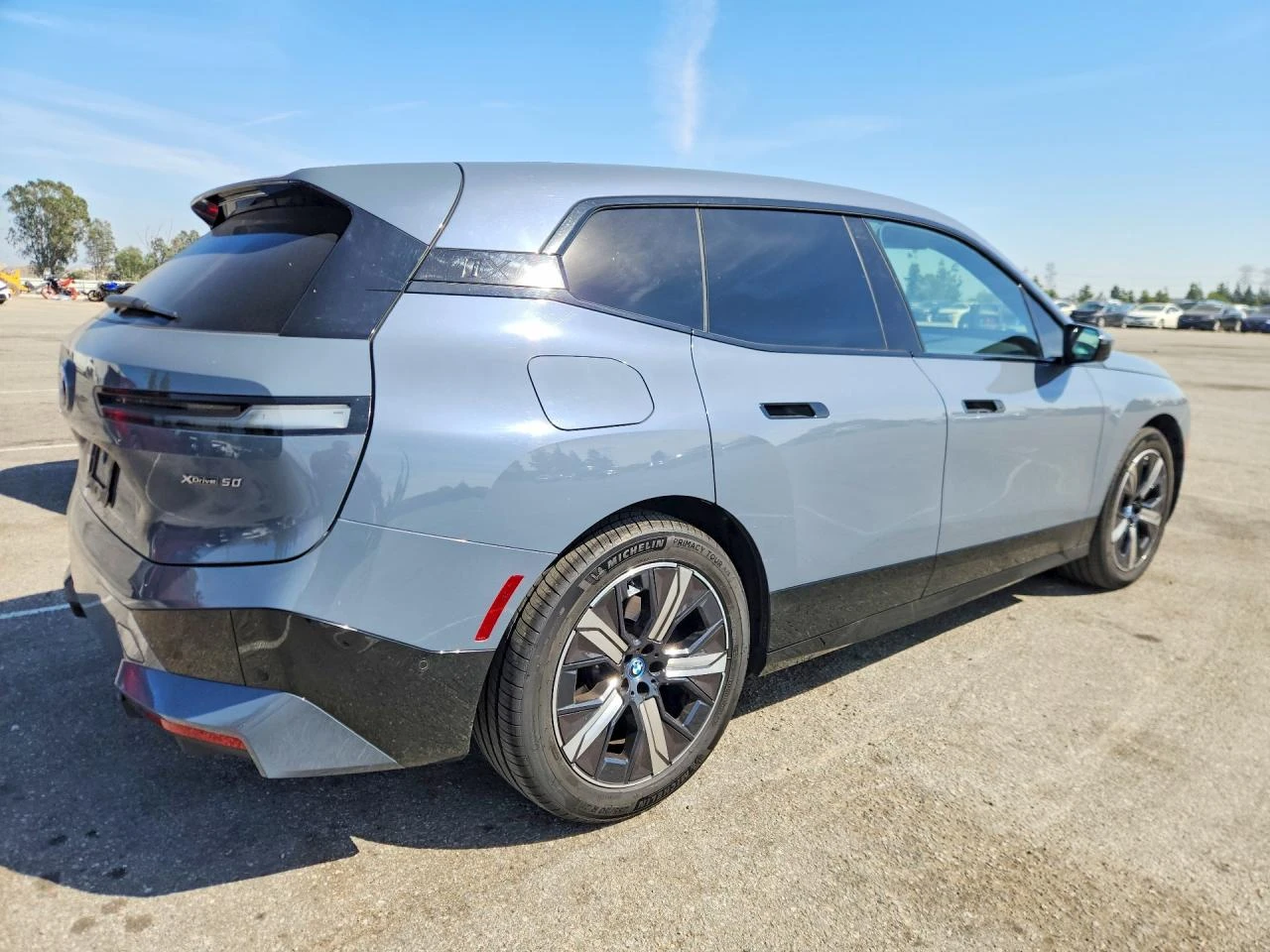 BMW iX xDrive50, снимка 3 - Автомобили и джипове - 54705954
