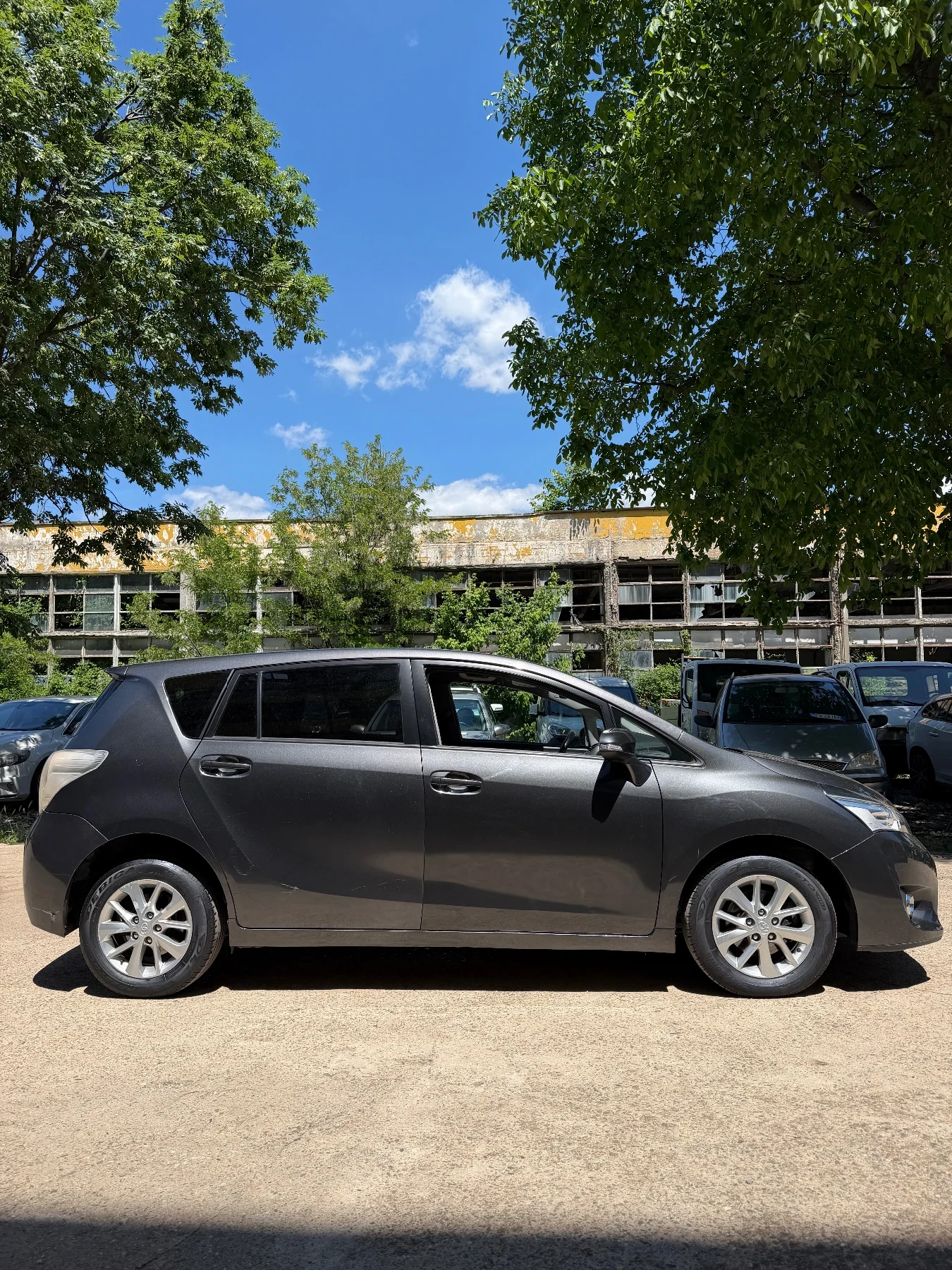 Toyota Verso, снимка 6 - Автомобили и джипове - 54715990