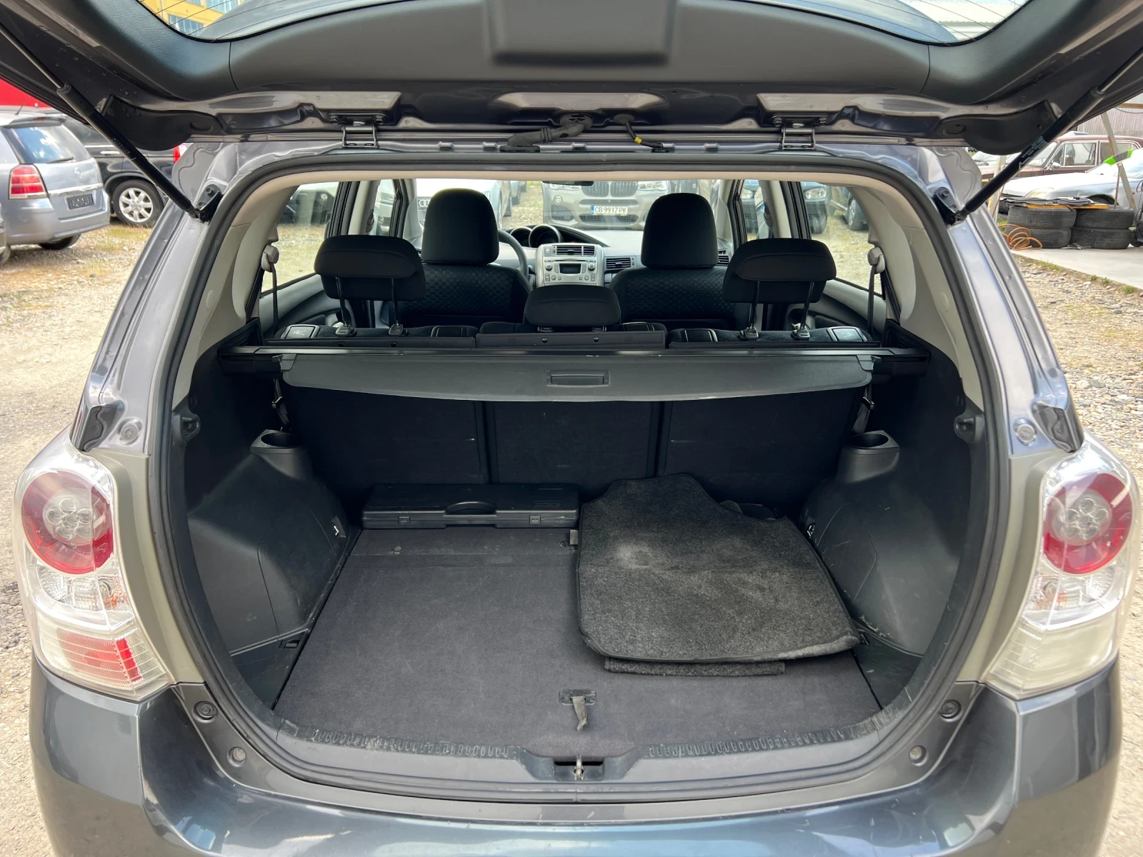 Toyota Verso 2.0D-4D- 126к.с./ Италия, снимка 9 - Автомобили и джипове - 54875289