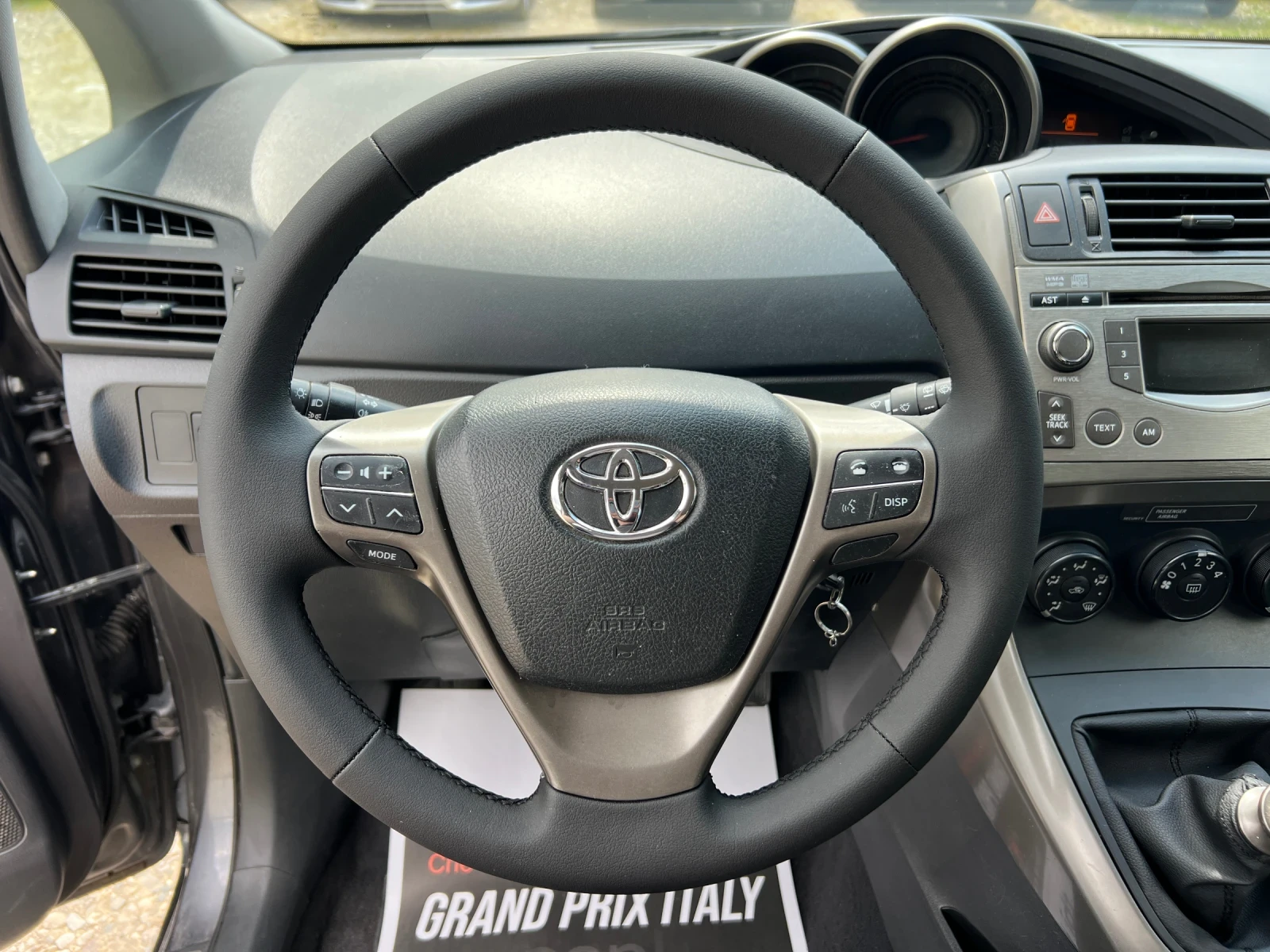 Toyota Verso 2.0D-4D- 126к.с./ Италия, снимка 13 - Автомобили и джипове - 54875289