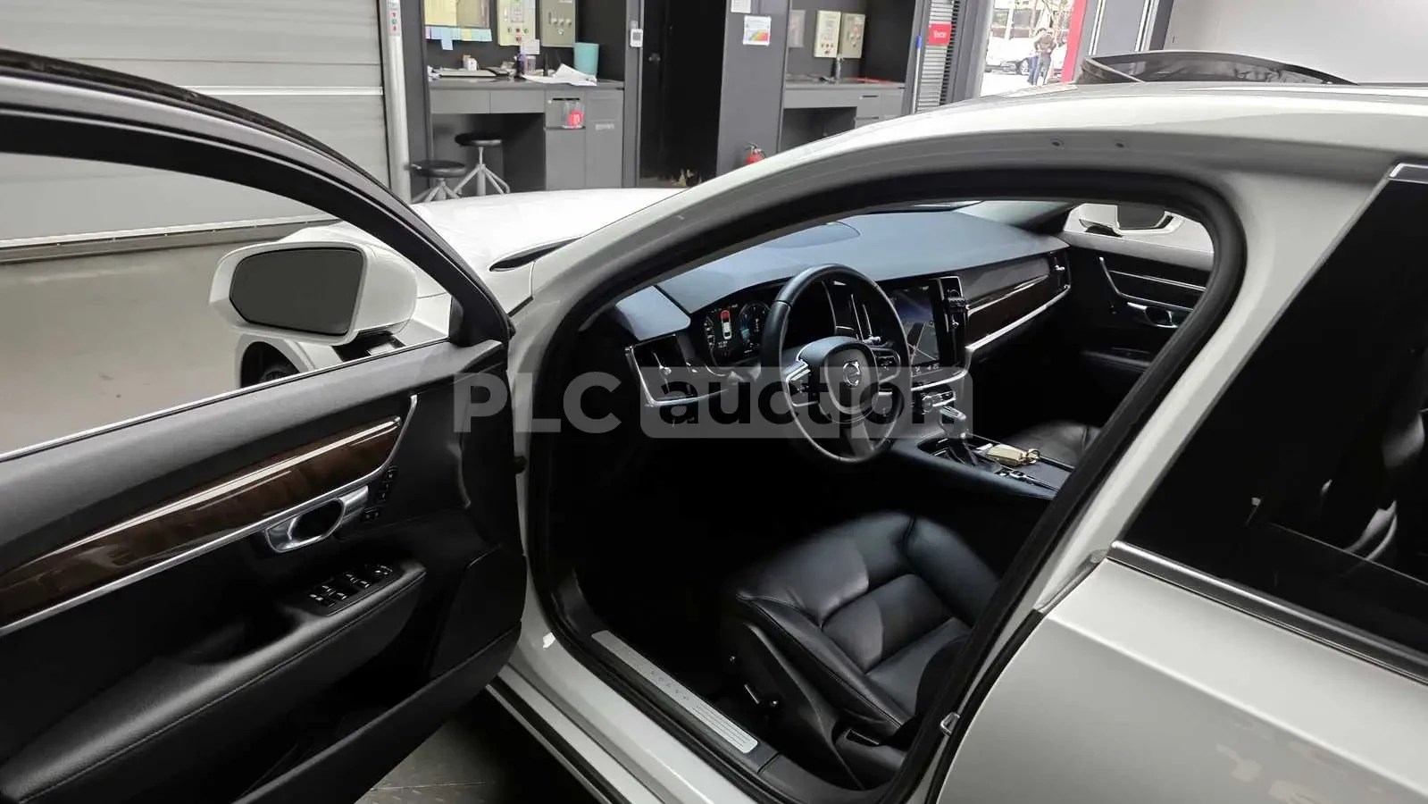 Volvo S90 D5 MOMENTUM/CAM/PANO/HEAD UP/, снимка 8 - Автомобили и джипове - 54999887
