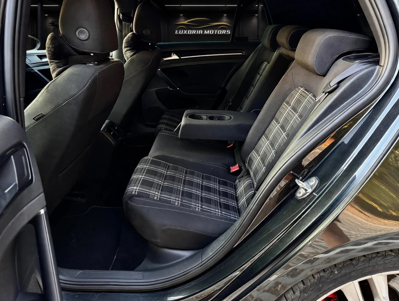 VW Golf * Distronic* Park Assist, снимка 6 - Автомобили и джипове - 55686676