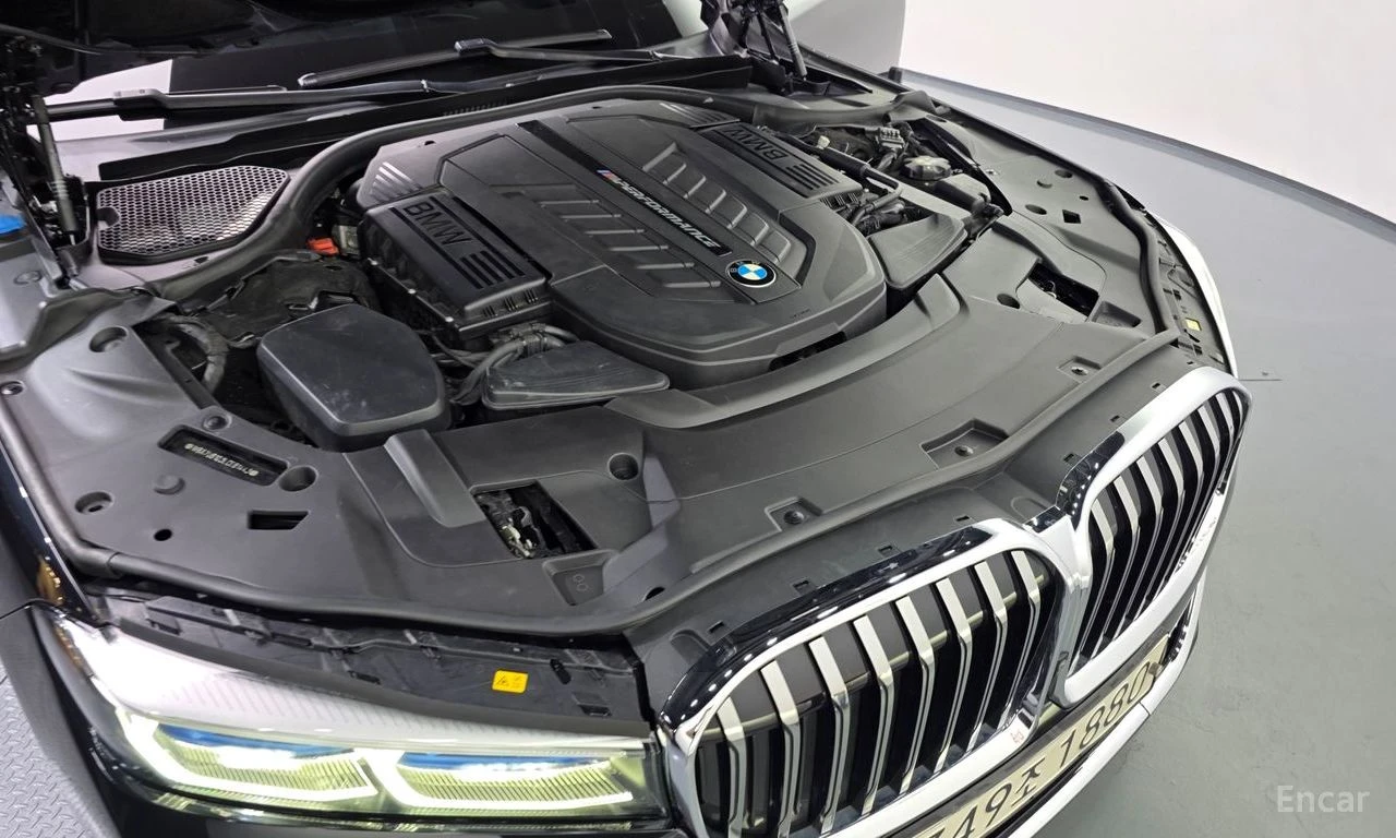 BMW 760 M760LI* XDRIVE* BOWER* WILKINS* LASER* ОБДУХВАНЕ* , снимка 17 - Автомобили и джипове - 55707149