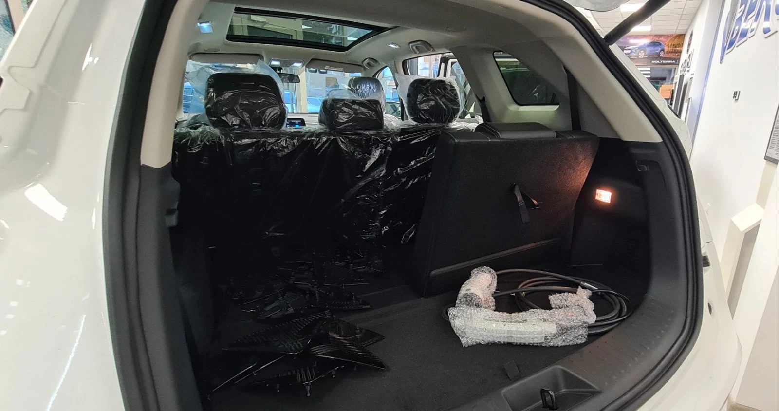 DONGFENG E5 1.5i Plug in Hybrid, снимка 12 - Автомобили и джипове - 55829954