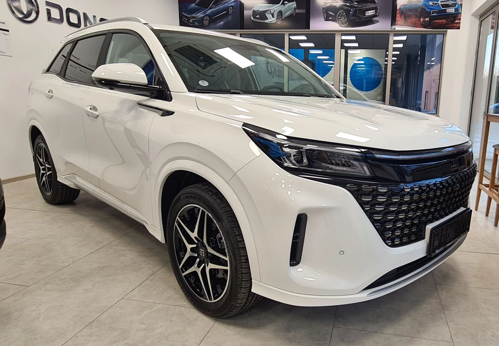 DONGFENG E5 1.5i Plug in Hybrid, снимка 2 - Автомобили и джипове - 55829954