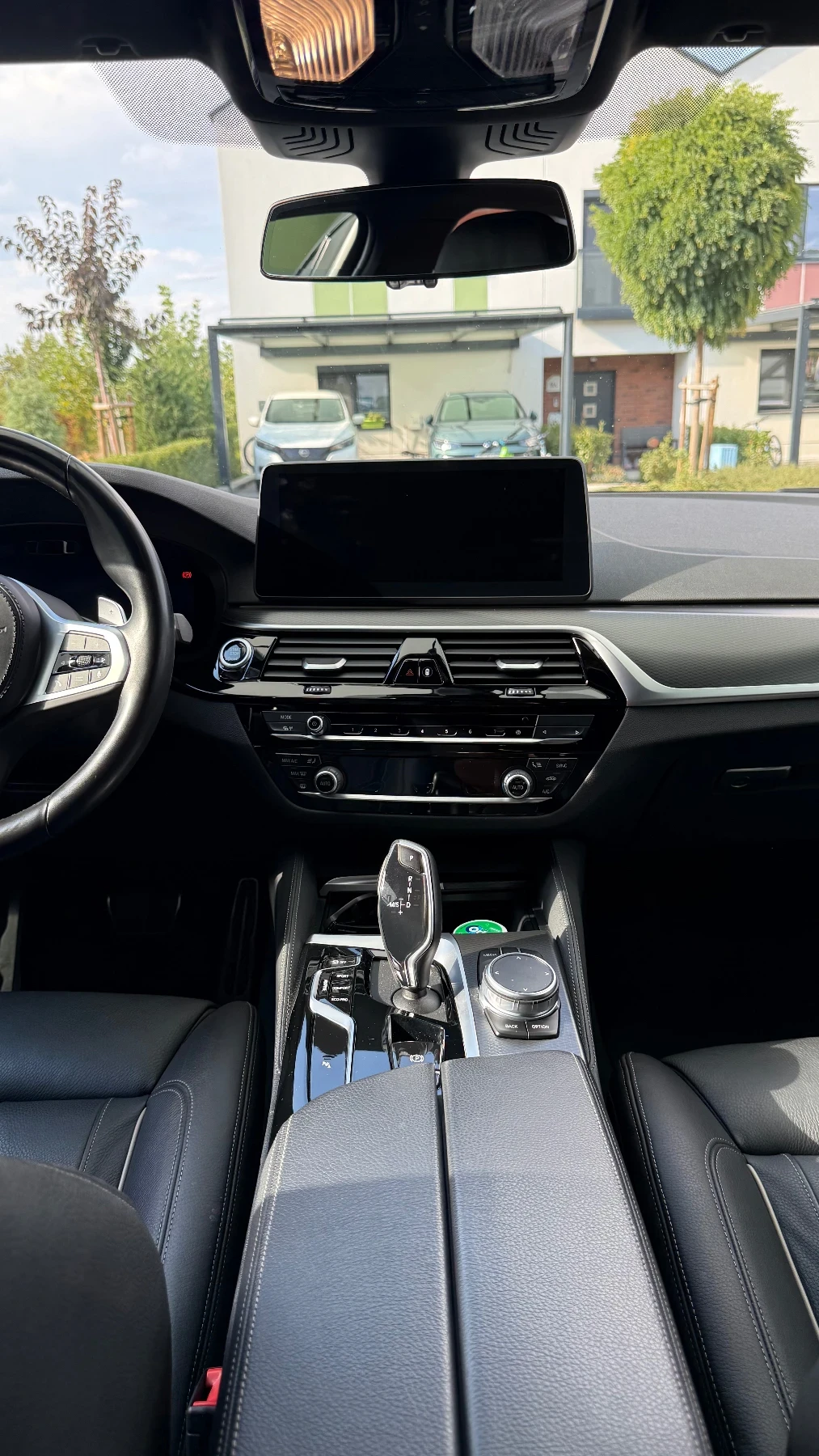 BMW 530 xDrive, снимка 16 - Автомобили и джипове - 56155048