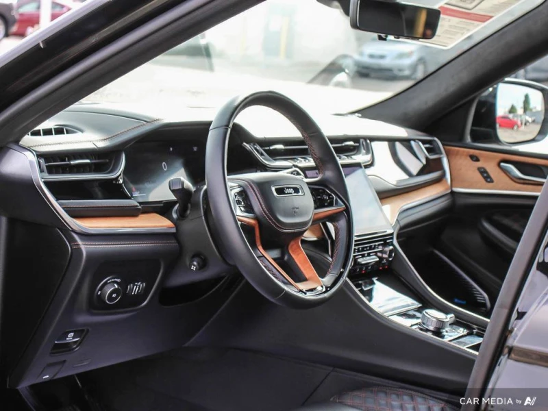 Jeep Grand cherokee Summit Reserve  С РЕГИСТРАЦИЯ & АВТО КРЕДИТ, снимка 7 - Автомобили и джипове - 53257096