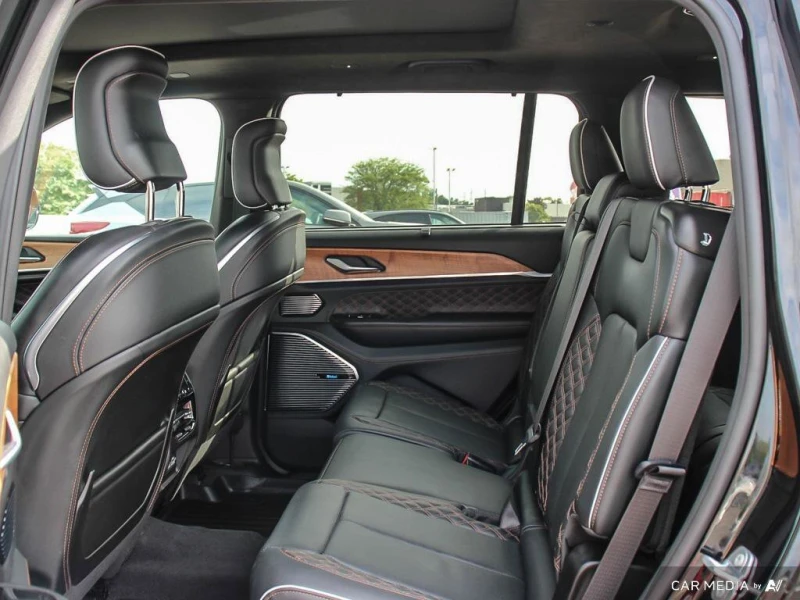 Jeep Grand cherokee Summit Reserve  С РЕГИСТРАЦИЯ & АВТО КРЕДИТ, снимка 14 - Автомобили и джипове - 53257096