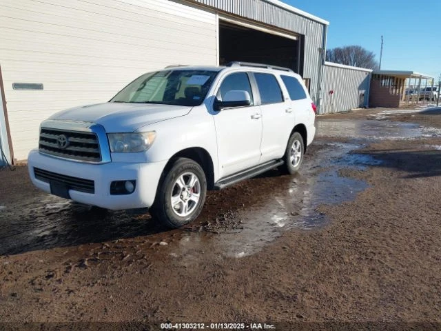 Toyota Sequoia SR5 5.7L V8 СЕРВИЗНА ИСТОРИЯ, снимка 3 - Автомобили и джипове - 48754265