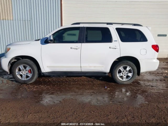 Toyota Sequoia SR5 5.7L V8 СЕРВИЗНА ИСТОРИЯ, снимка 7 - Автомобили и джипове - 48754265