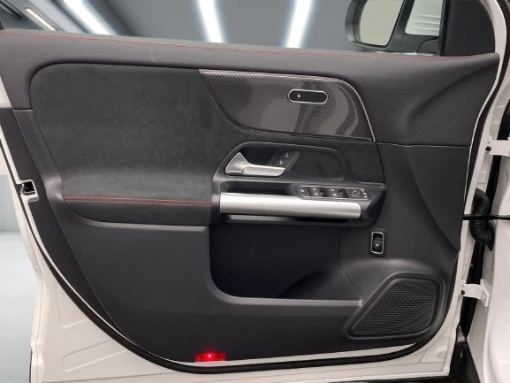 Mercedes-Benz GLA 35 AMG 4Matic = Advanced Plus = Гаранция, снимка 5 - Автомобили и джипове - 53618056