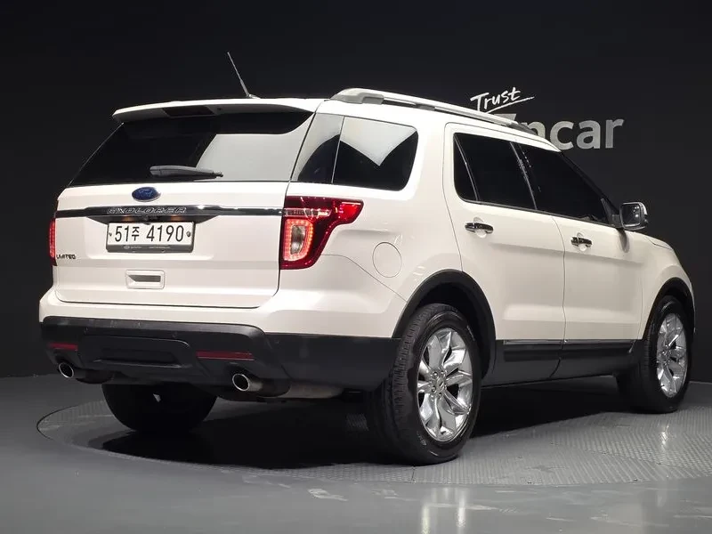 Ford Explorer 3.5 AWD - САМО 30% АВАНС, снимка 2 - Автомобили и джипове - 55429862