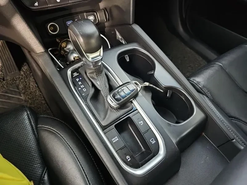 Hyundai Santa fe 2.0 2WD PREMIUM, снимка 8 - Автомобили и джипове - 56161531
