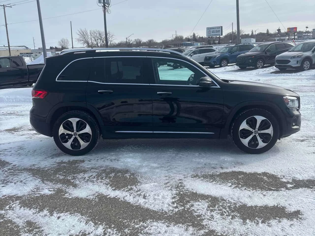 Mercedes-Benz GLB 250 /CARFAX /Панорама/Подгрев/Памет/Клип - изображение 4