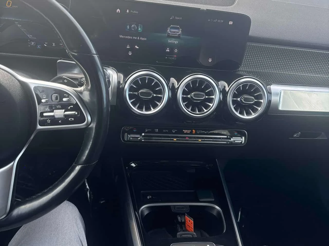 Mercedes-Benz GLB 250 /CARFAX /Панорама/Подгрев/Памет/Клип - изображение 8